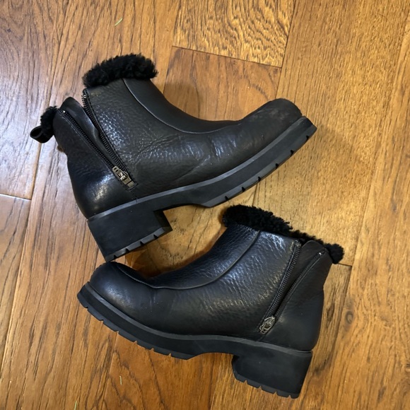 UGG Brooklyn Waterproof Leather Chelsea Boots 6.5 VGUC UGG Brooklyn Waterproof Leather Chelsea Boots 6.5 VGUC
